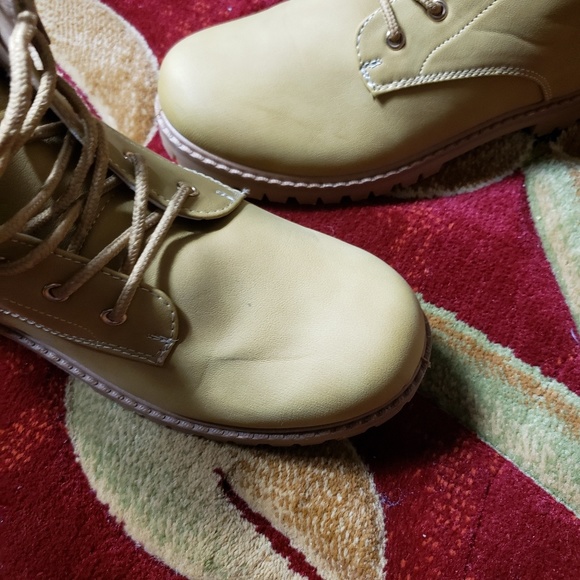 SALE!! High top timberland inspired boot - Picture 5 of 8